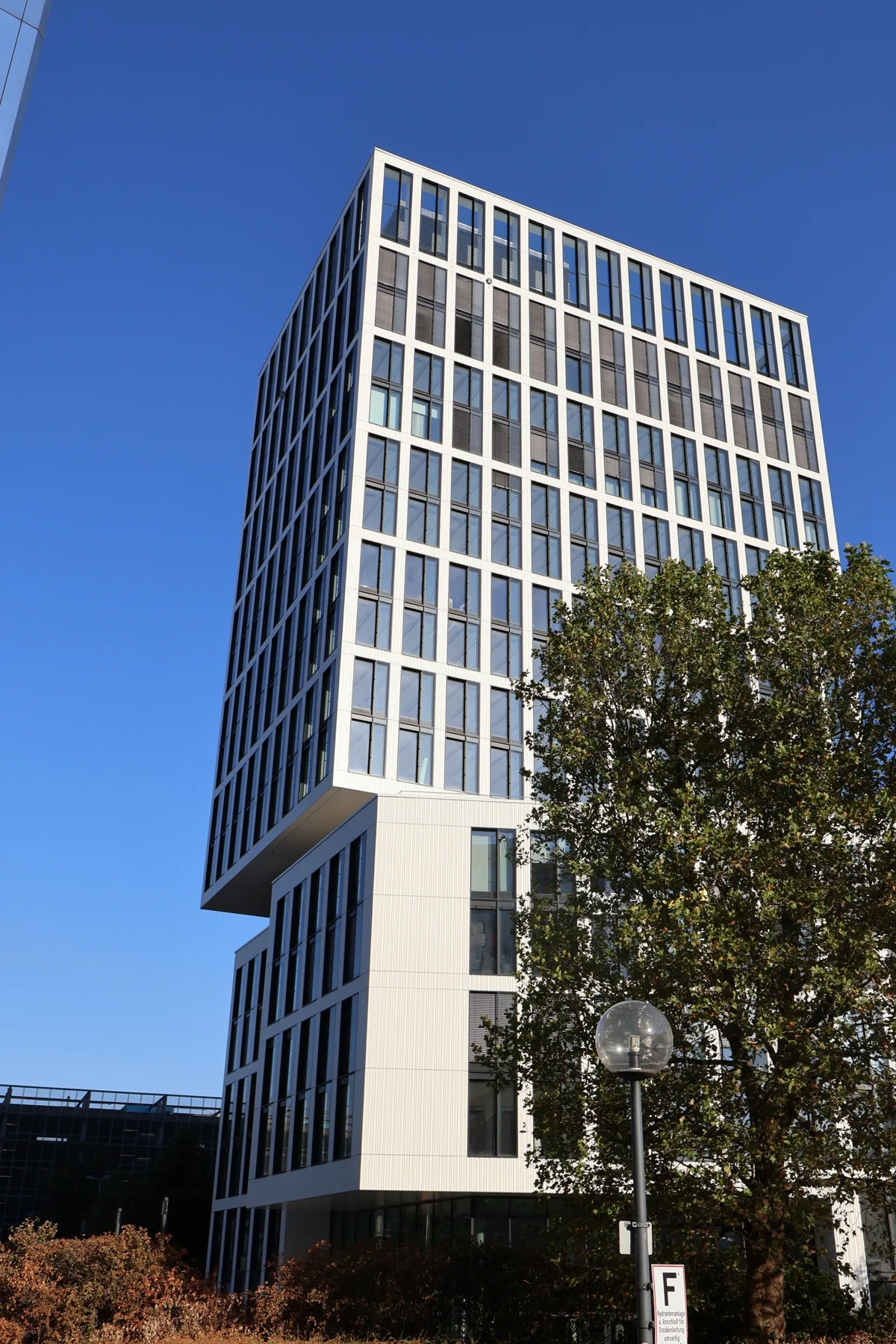 Außenansicht des Hochhauses in Düsseldorf